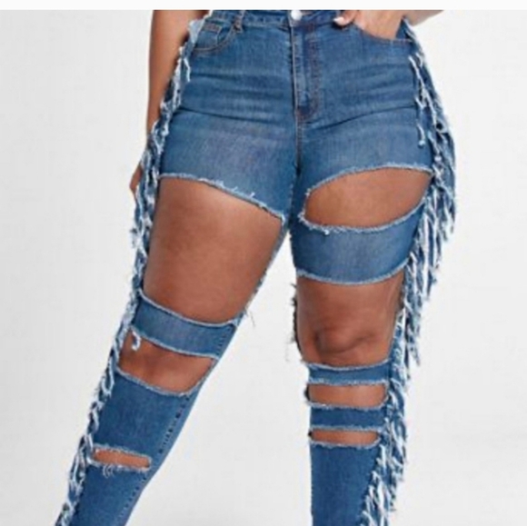 Fashion To Figure Distressed Fringe Skinny Jeans 18 - Picture 1 of 4
